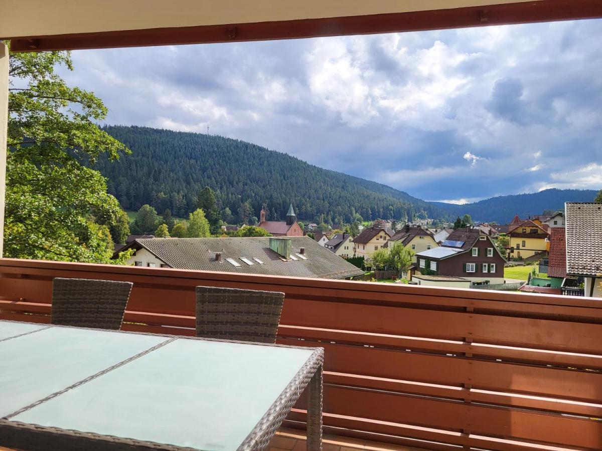 Schwarzwaldsuite Mit Panorama Waldblick Enzklösterle Exteriör bild