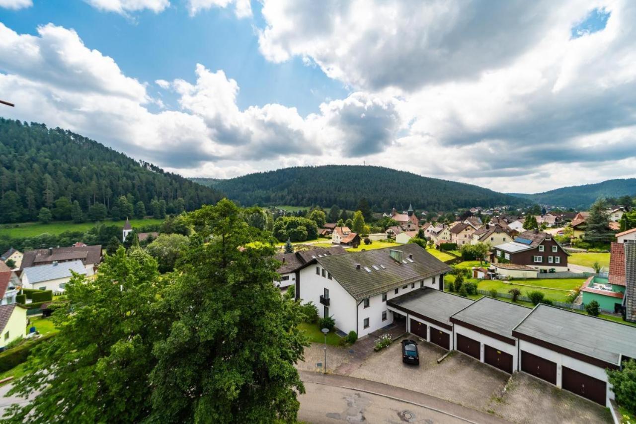 Schwarzwaldsuite Mit Panorama Waldblick Enzklösterle Exteriör bild